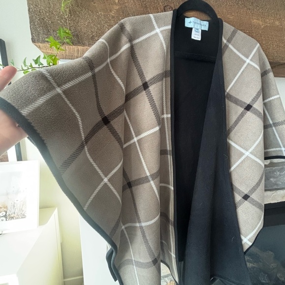 Tuckernuck Black and Tan Plaid Cape - Picture 4 of 8